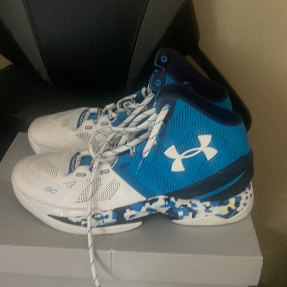 Curry 2 - Picture 3 of 3